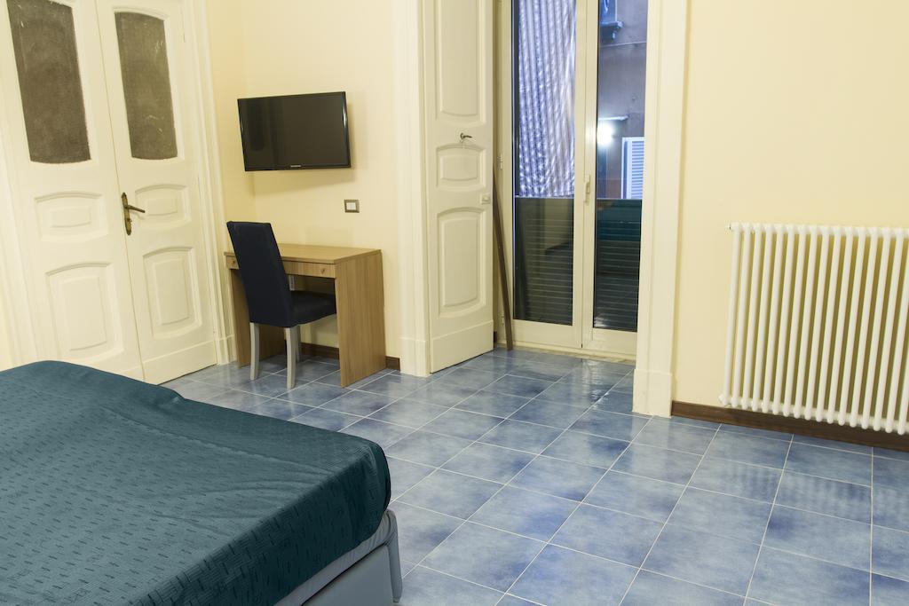 Duomo 89 Bed and Breakfast Napoli Værelse billede